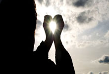 巅峰国际官网:喜上加喜,伊萨克纽卡生涯百场里程碑之战破门.